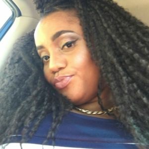 Meet your Posher, Lunie